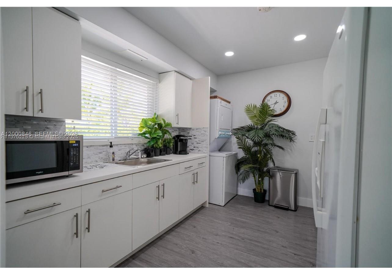 8390 SW 64th St Miami, FL 33143
