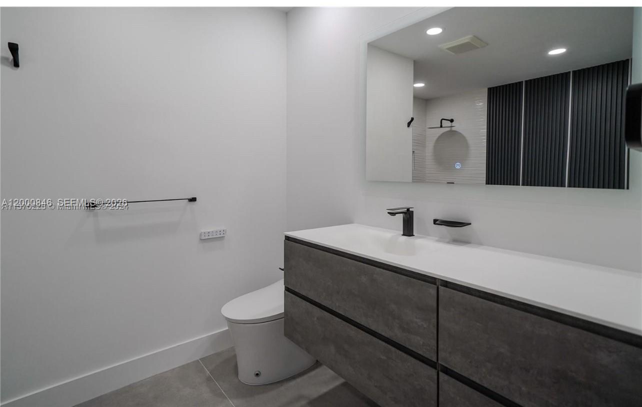 8390 SW 64th St Miami, FL 33143