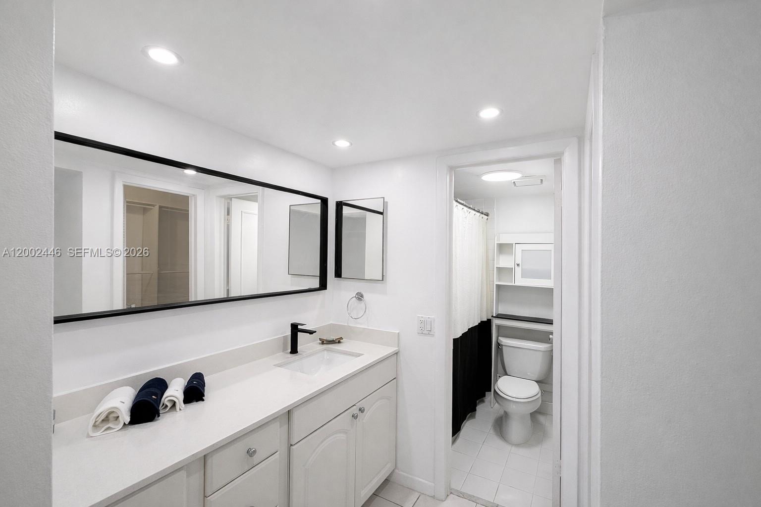 77 Crandon Blvd #3C Key Biscayne, FL 33149