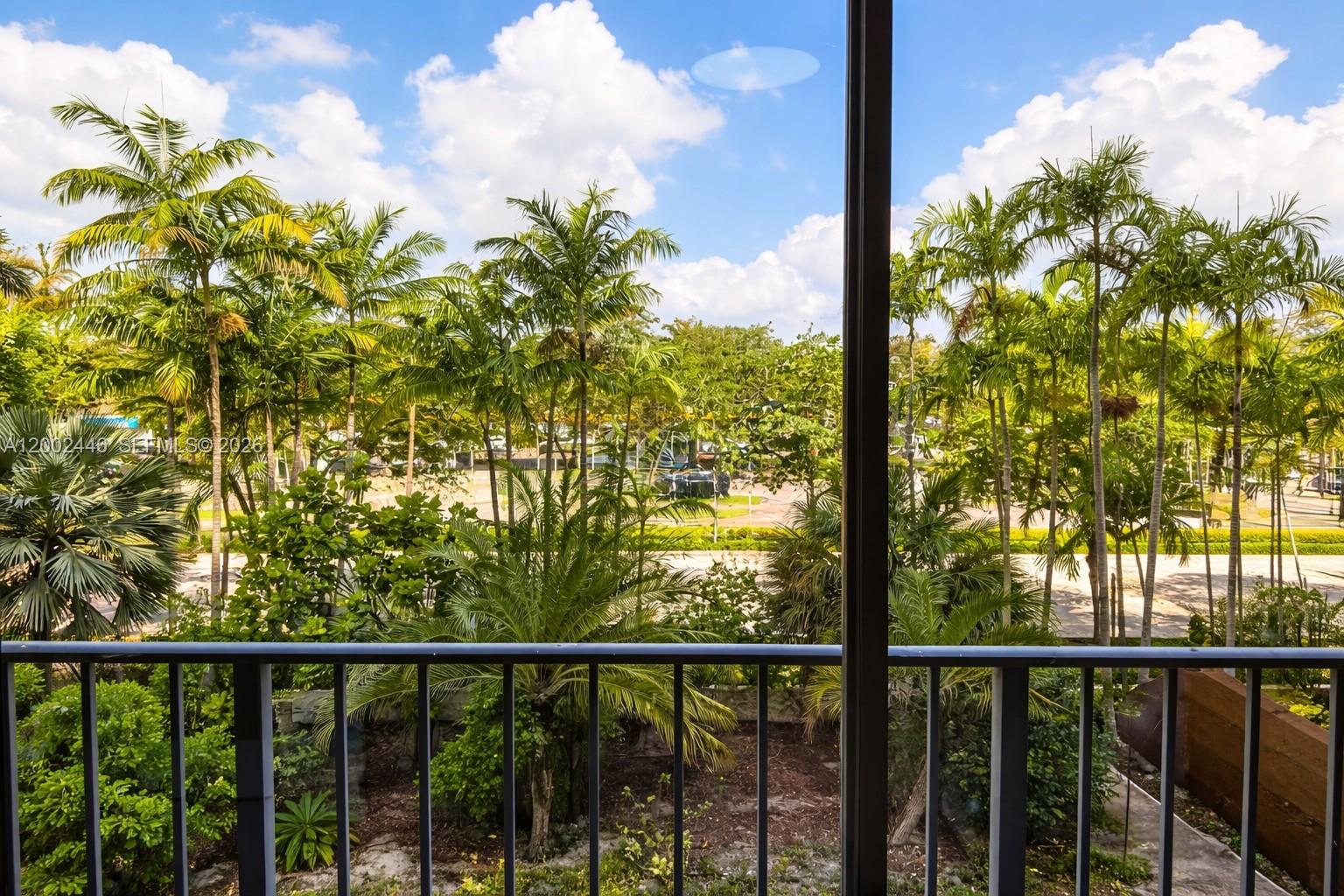 77 Crandon Blvd #3C Key Biscayne, FL 33149