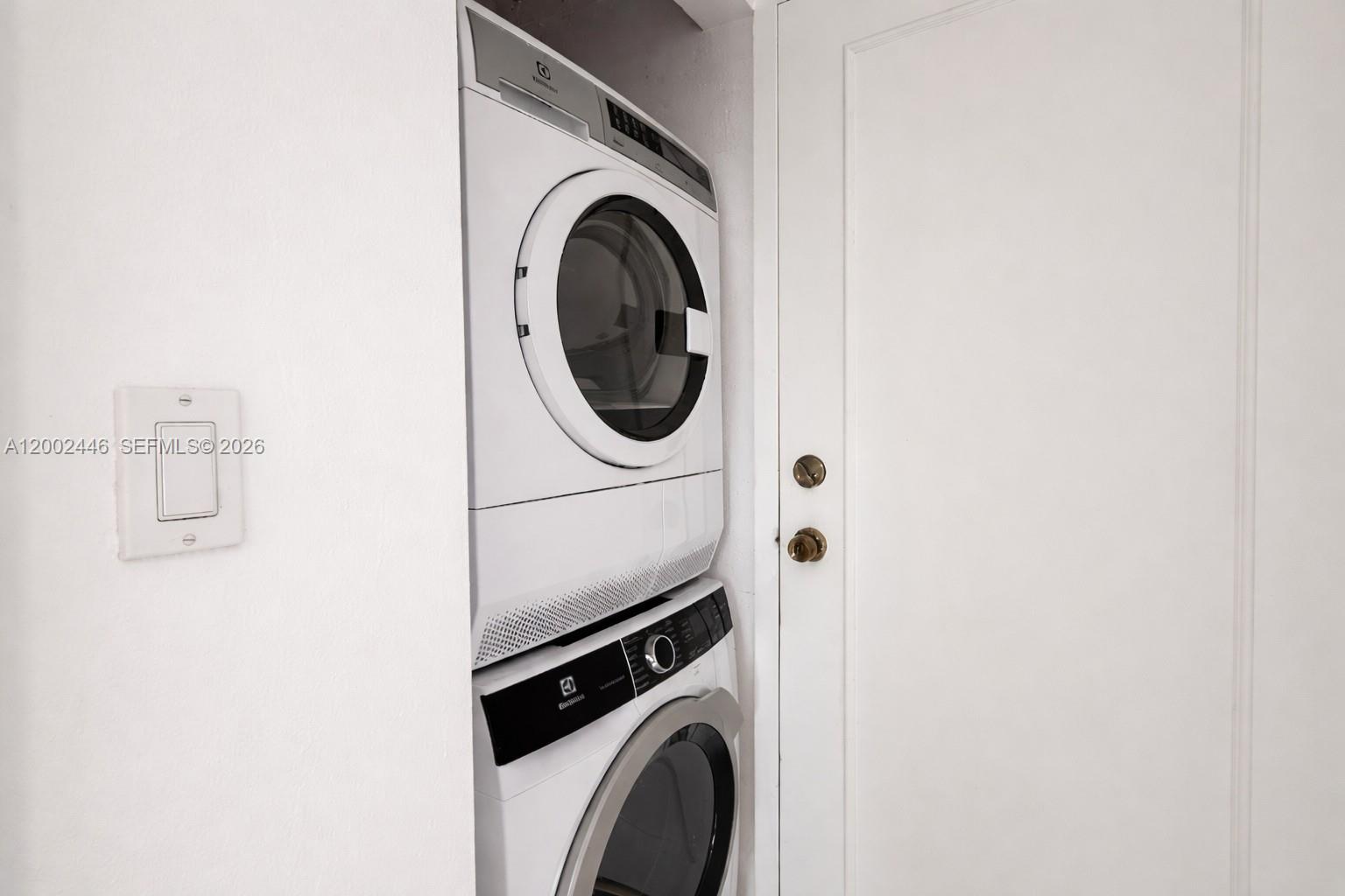 77 Crandon Blvd #3C Key Biscayne, FL 33149