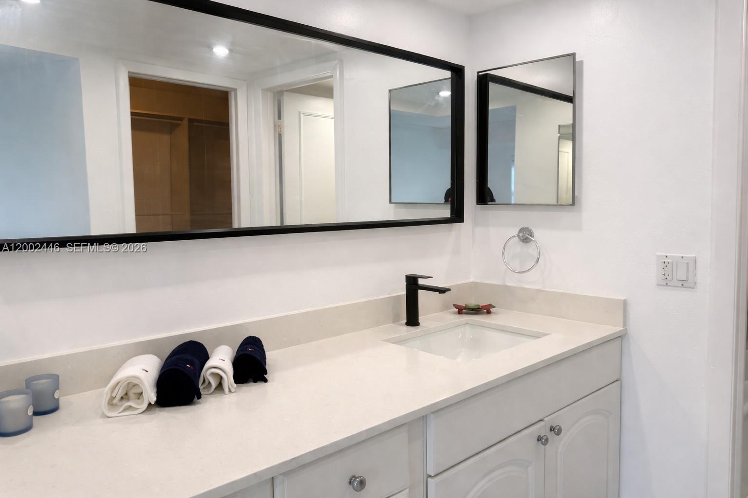 77 Crandon Blvd #3C Key Biscayne, FL 33149