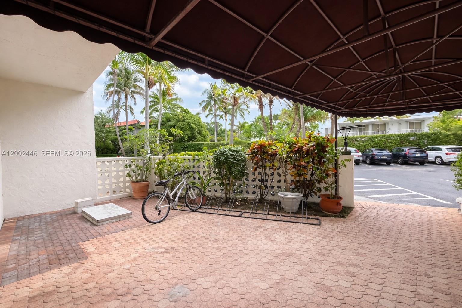 77 Crandon Blvd #3C Key Biscayne, FL 33149