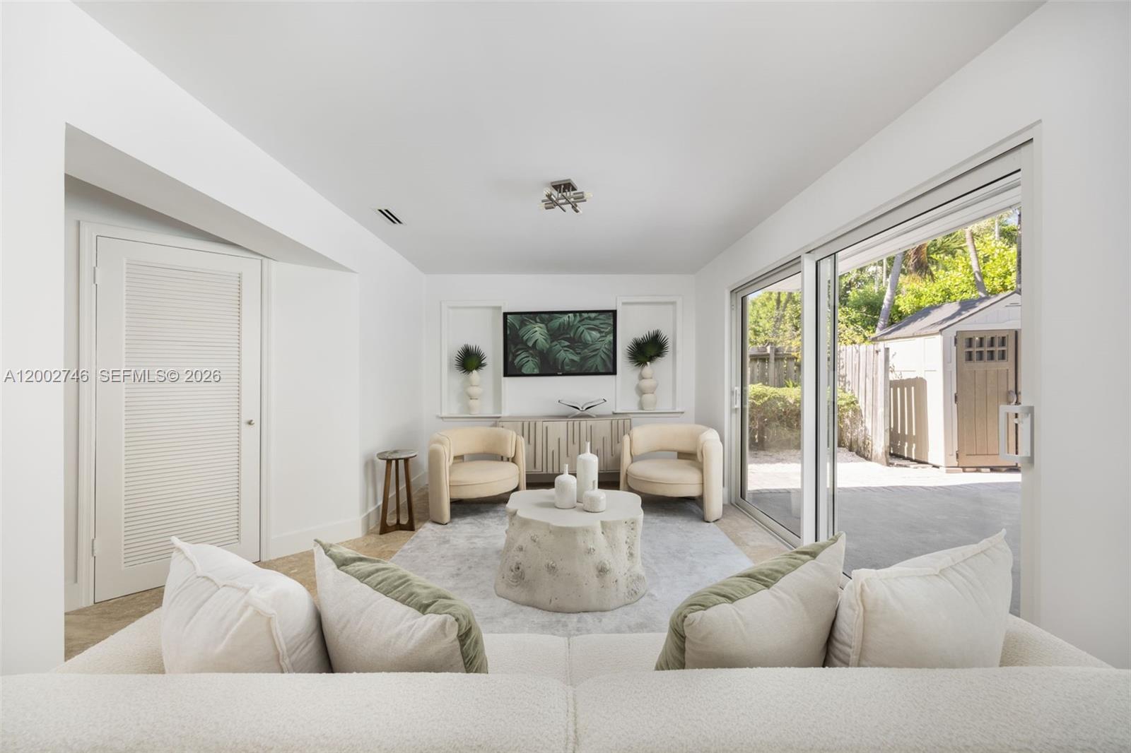 255 Ridgewood Rd Key Biscayne, FL 33149