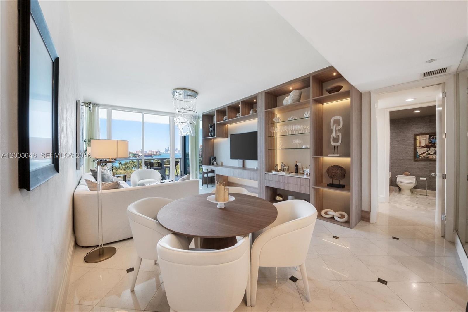 100 S Pointe Dr #702