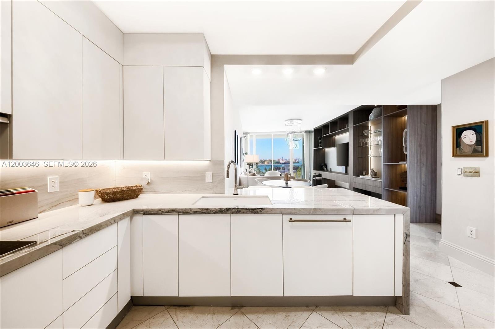 100 S Pointe Dr #702 Miami Beach, FL 33139