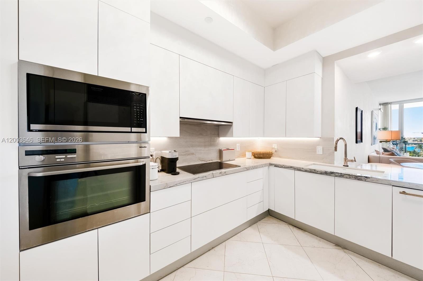 100 S Pointe Dr #702 Miami Beach, FL 33139