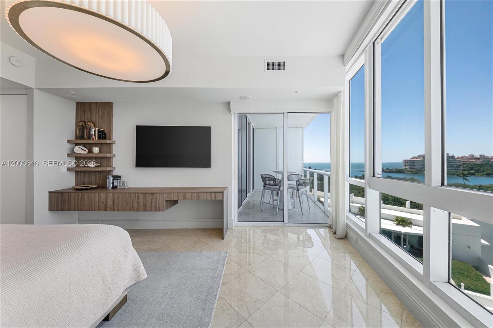 100 S Pointe Dr #702 Miami Beach, FL 33139