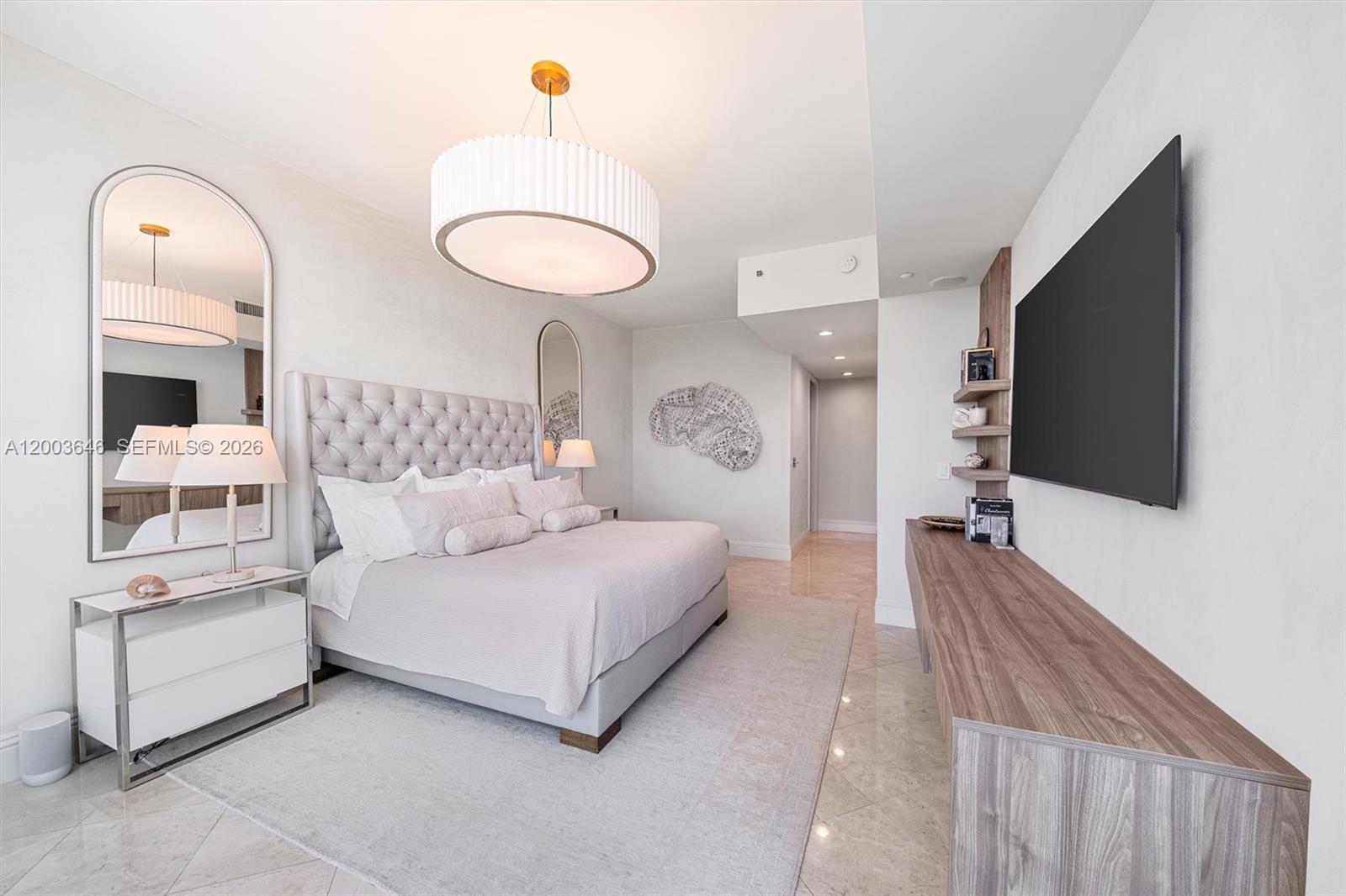 100 S Pointe Dr #702 Miami Beach, FL 33139