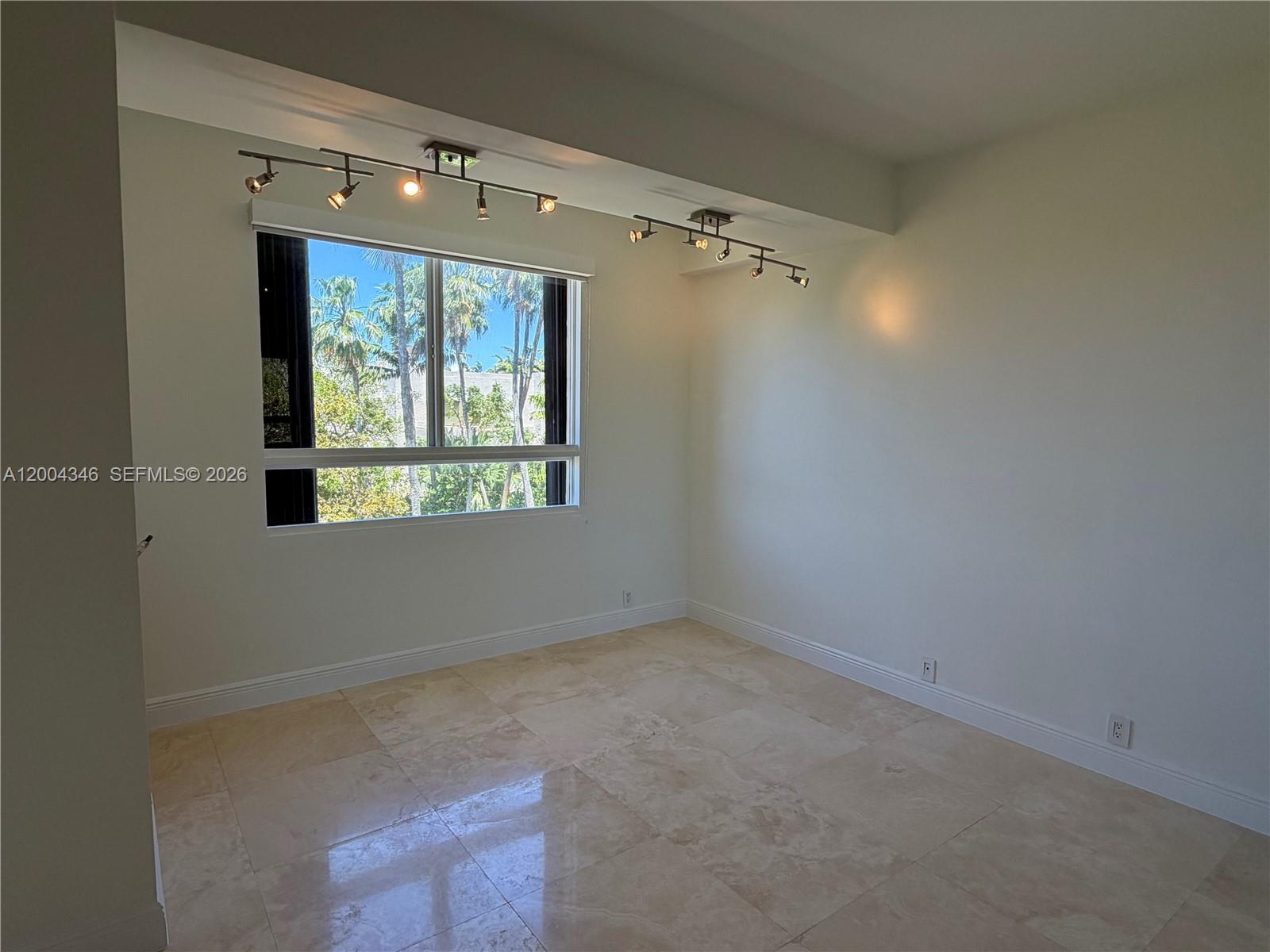 image Emerald Bay at Key Colony15