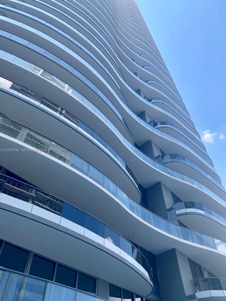 image Brickell Flatiron2