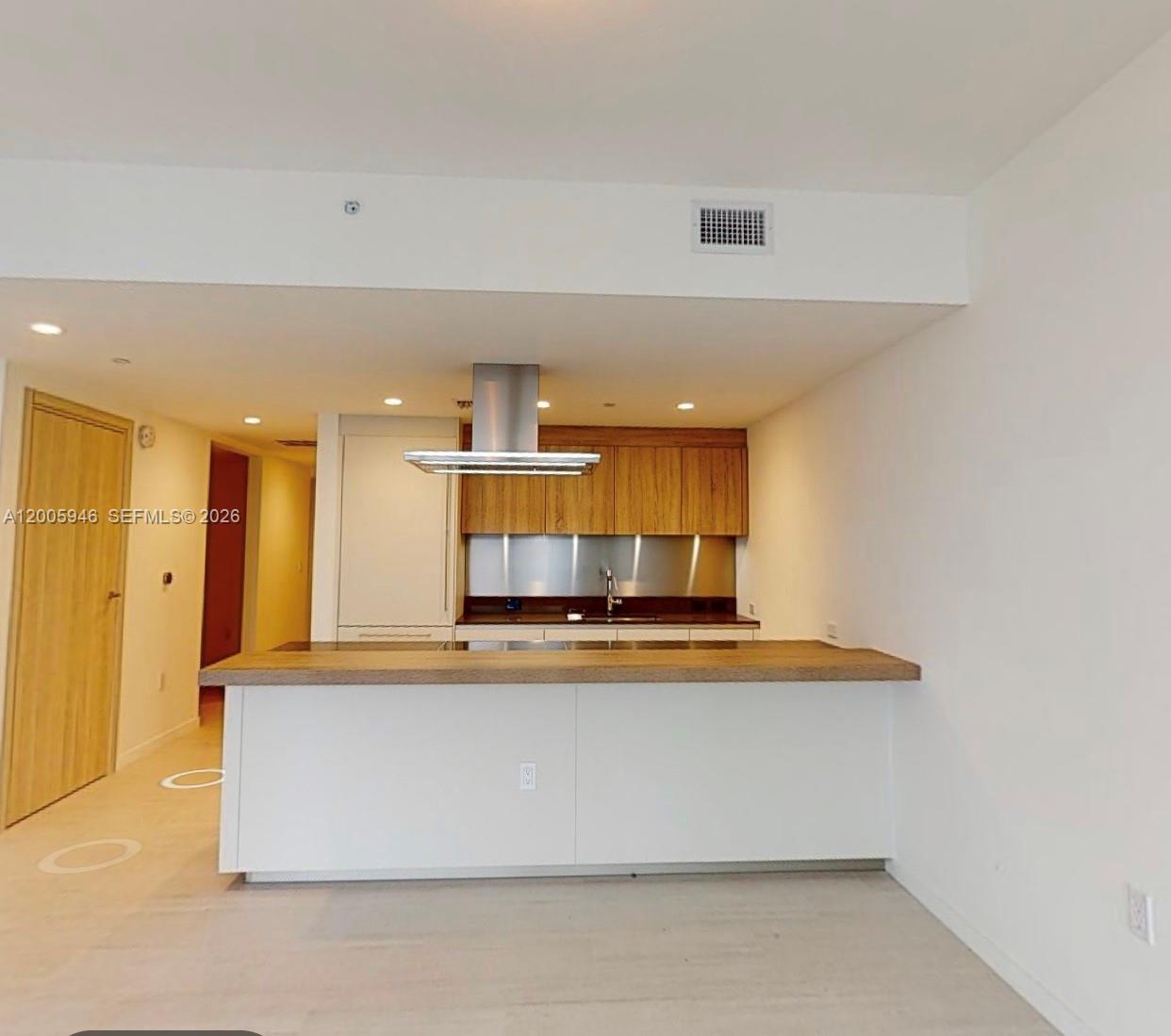 image Brickell Flatiron30