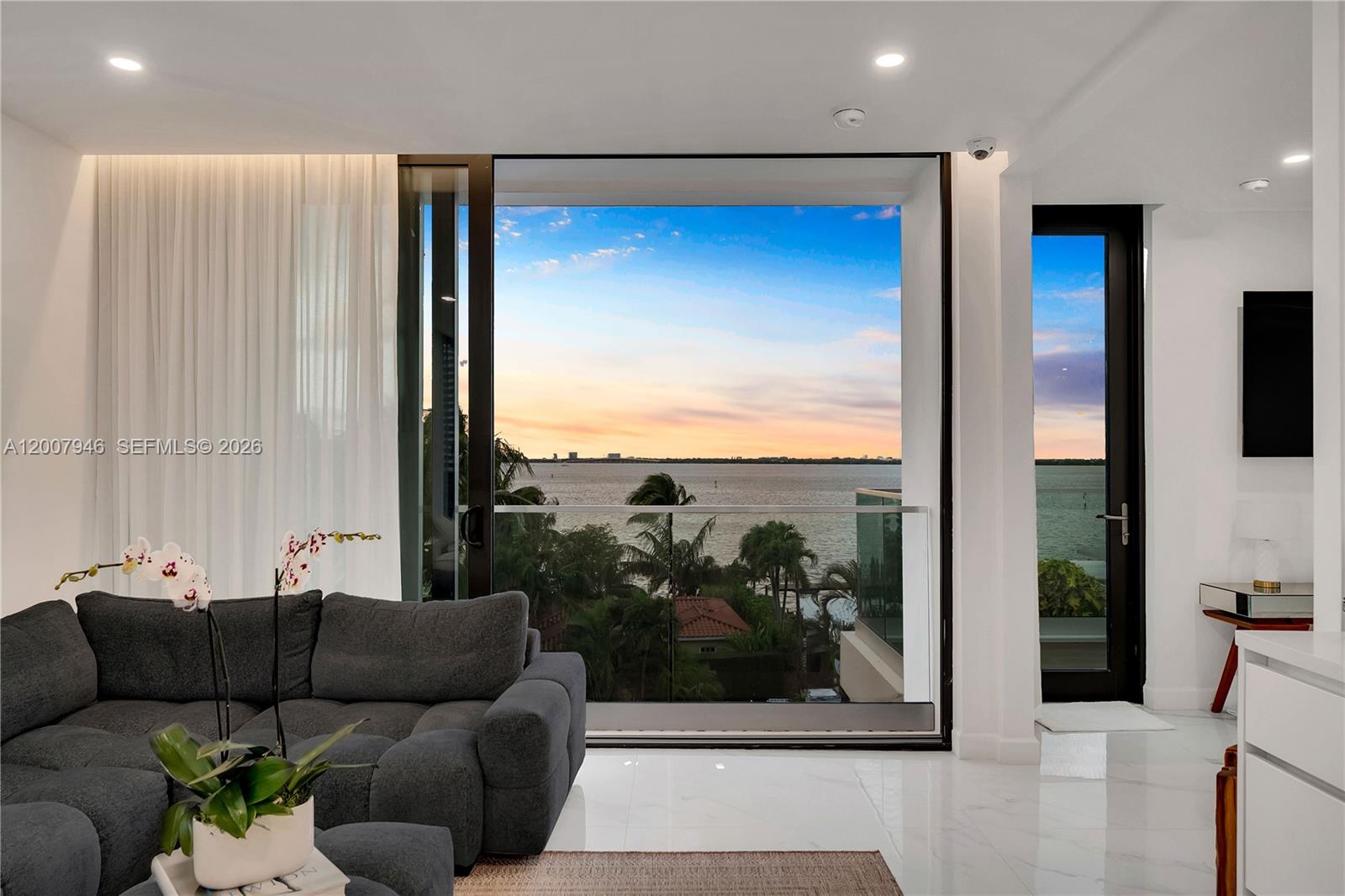 11 Century Ln Miami Beach, FL 33139