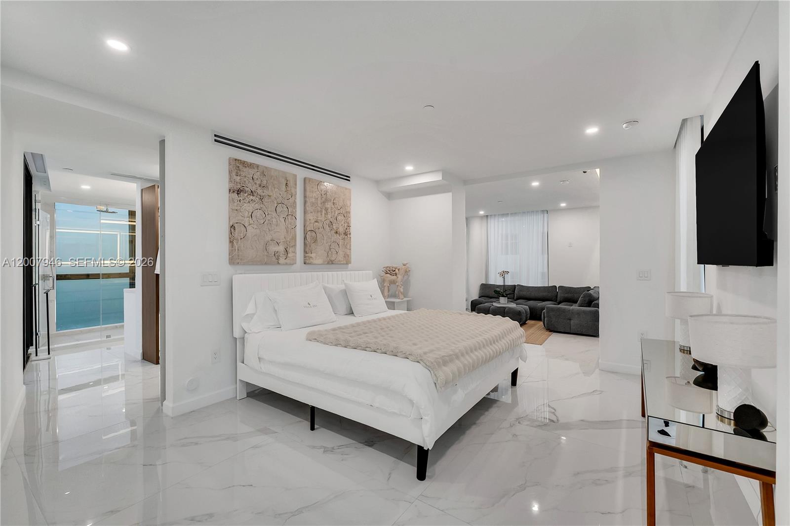 11 Century Ln Miami Beach, FL 33139