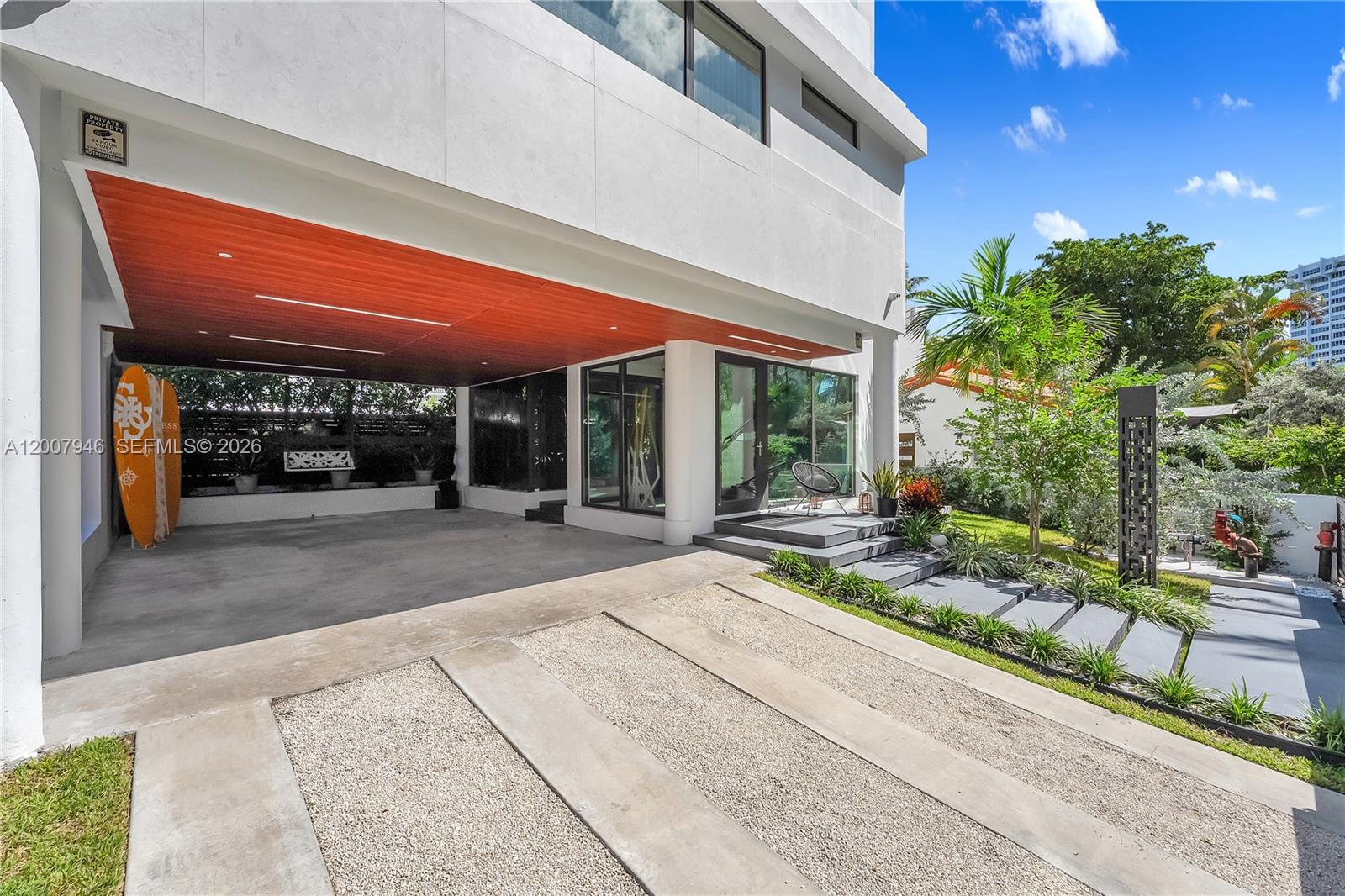 11 Century Ln Miami Beach, FL 33139