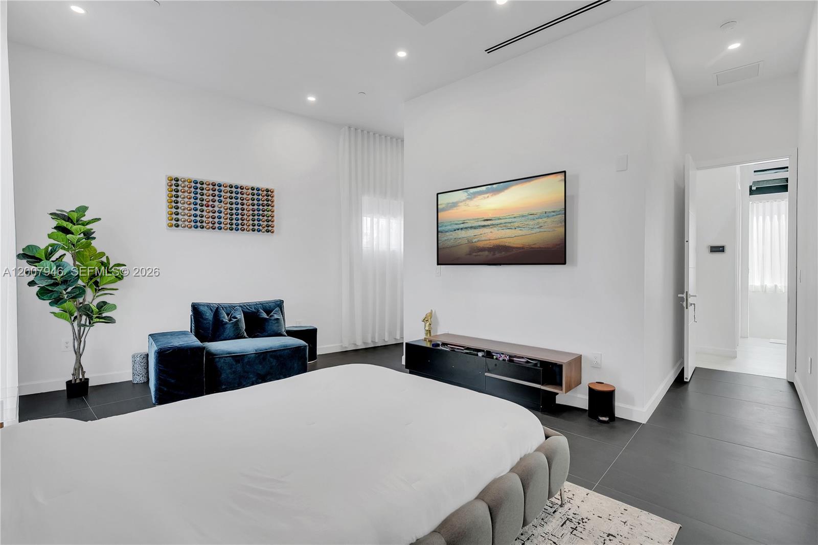 11 Century Ln Miami Beach, FL 33139