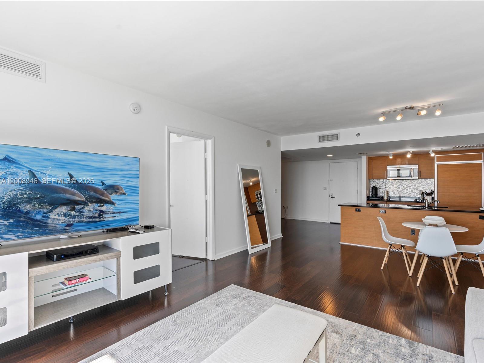 50 Biscayne Blvd #3308 Miami, FL 33132