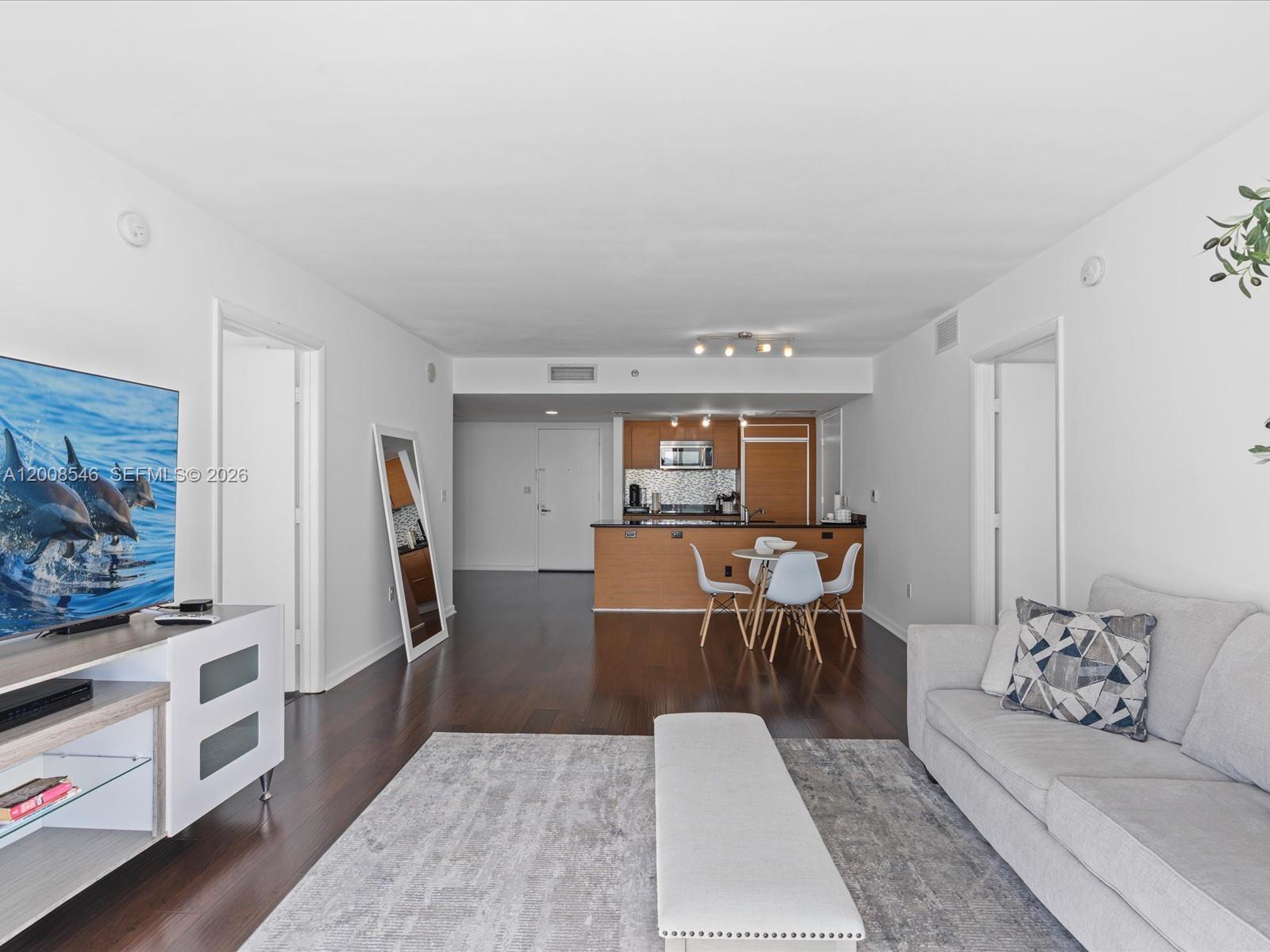 50 Biscayne Blvd #3308 Miami, FL 33132