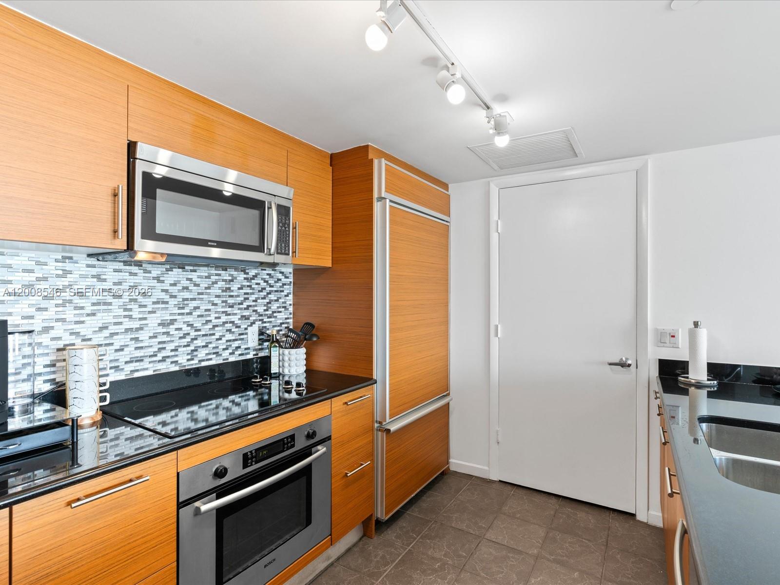 50 Biscayne Blvd #3308 Miami, FL 33132