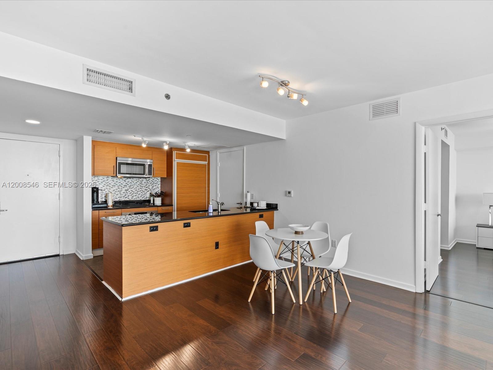 50 Biscayne Blvd #3308 Miami, FL 33132