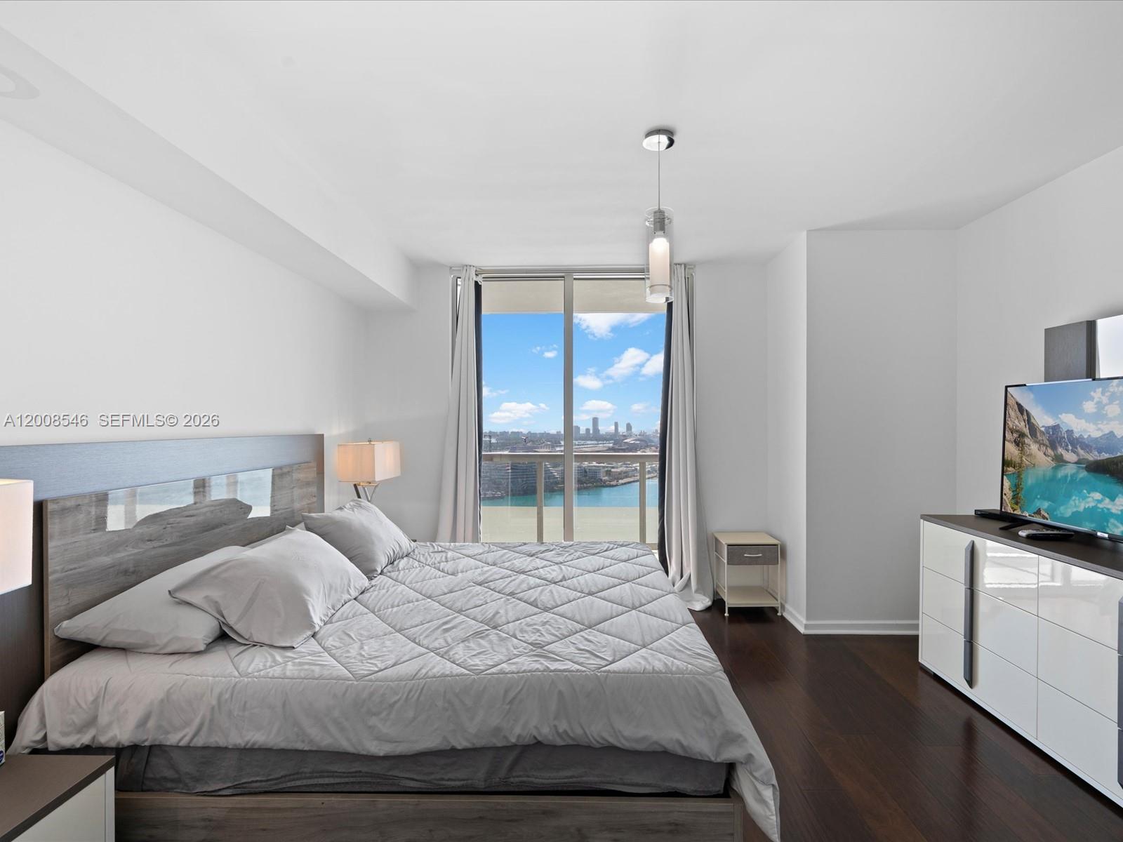 50 Biscayne Blvd #3308 Miami, FL 33132