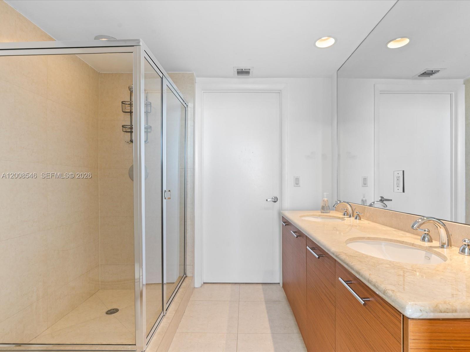 50 Biscayne Blvd #3308 Miami, FL 33132