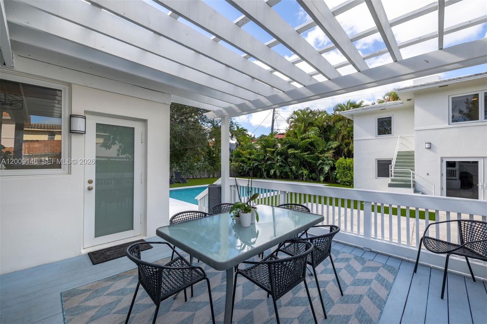 4340 Pine Tree Dr Miami Beach, FL 33140