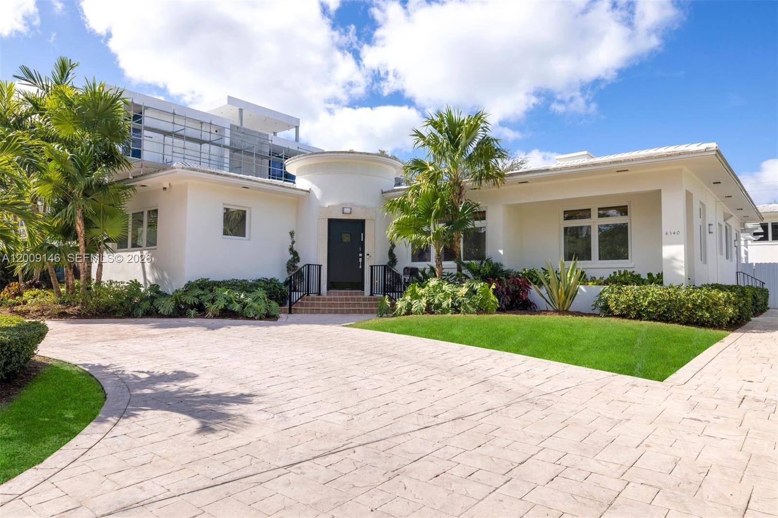 4340 Pine Tree Dr Miami Beach, FL 33140