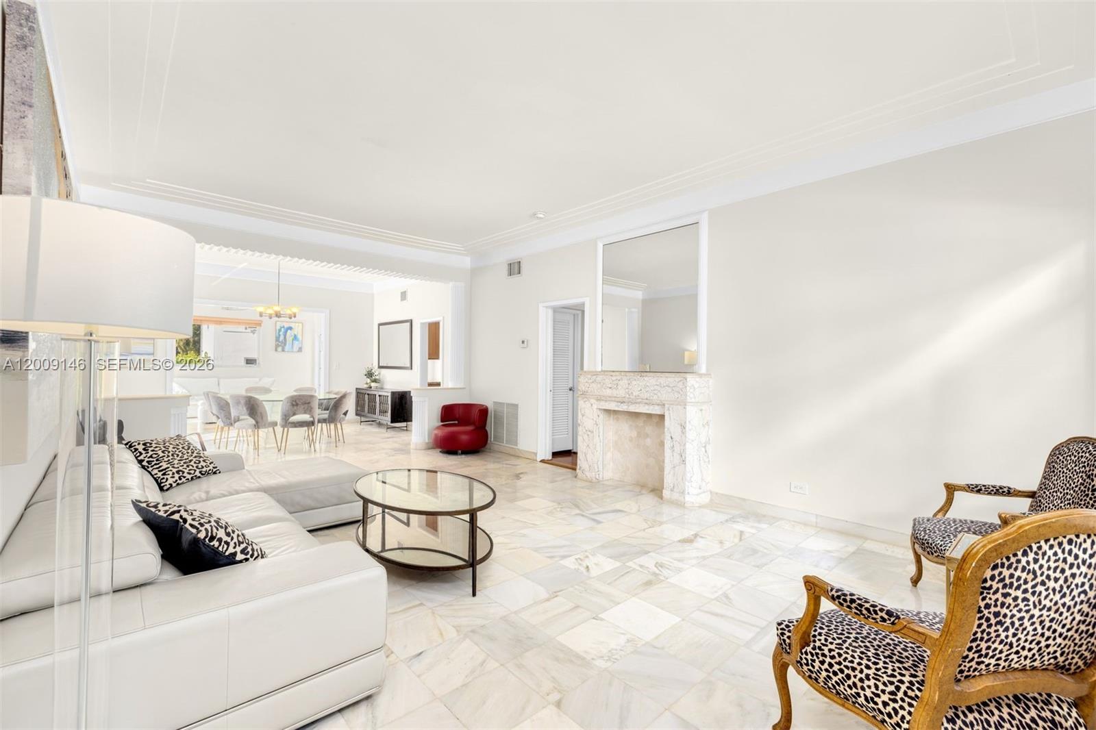 4340 Pine Tree Dr Miami Beach, FL 33140