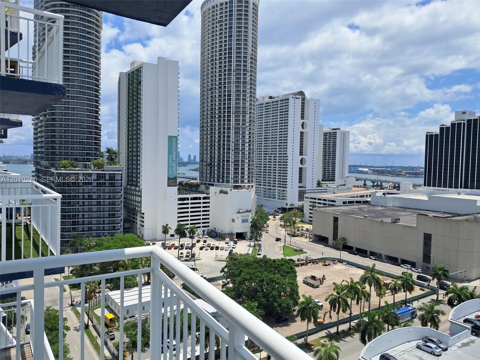 image 1800 Biscayne Plaza16