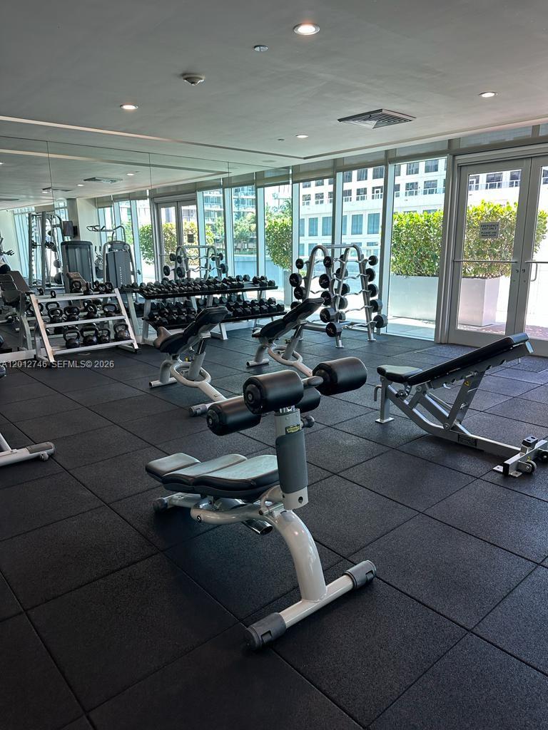 image 500 Brickell West23