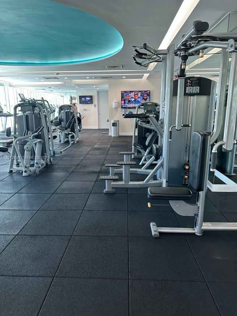 image 500 Brickell West24