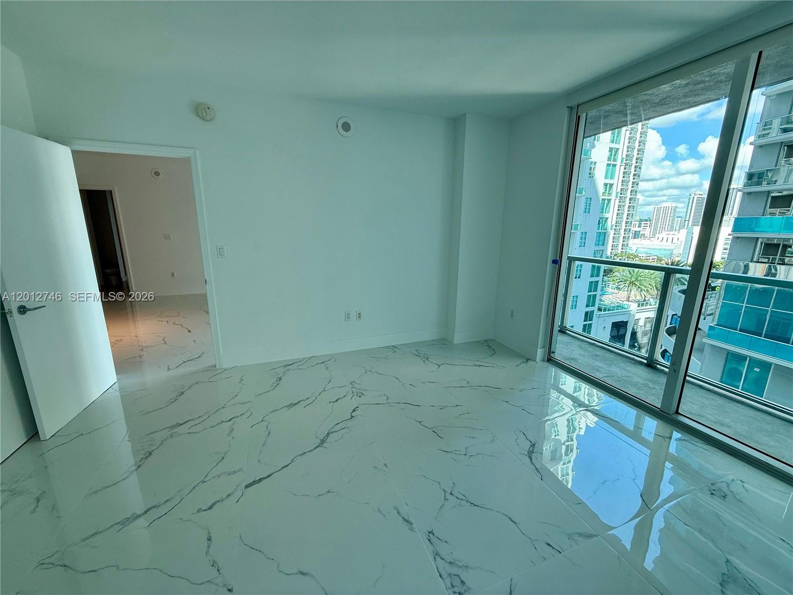 image 500 Brickell West5
