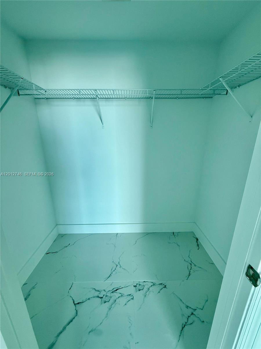 image 500 Brickell West7