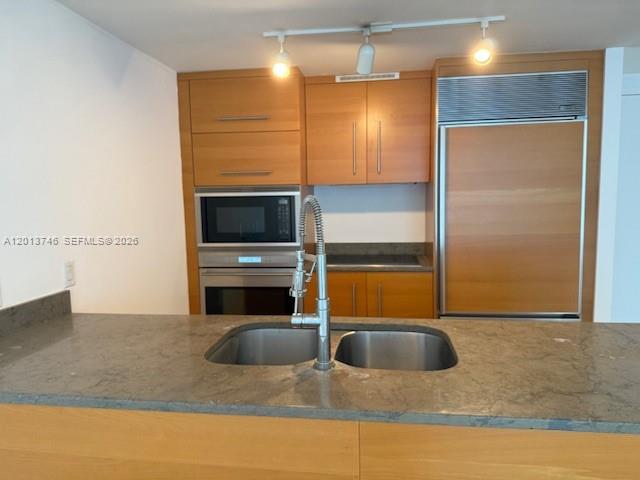 475 Brickell Ave #2411