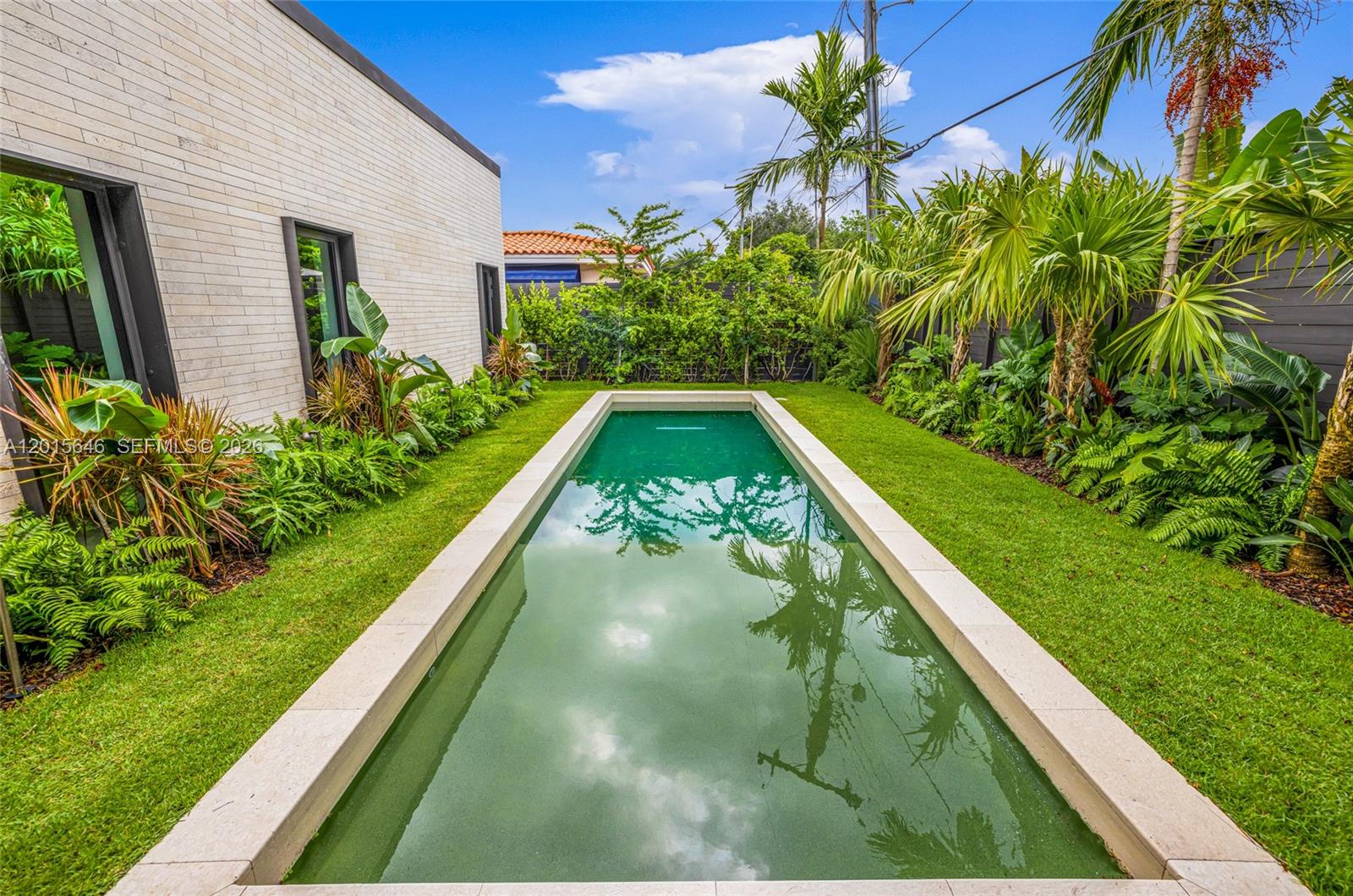 72 W Shore Dr W Miami, FL 33133