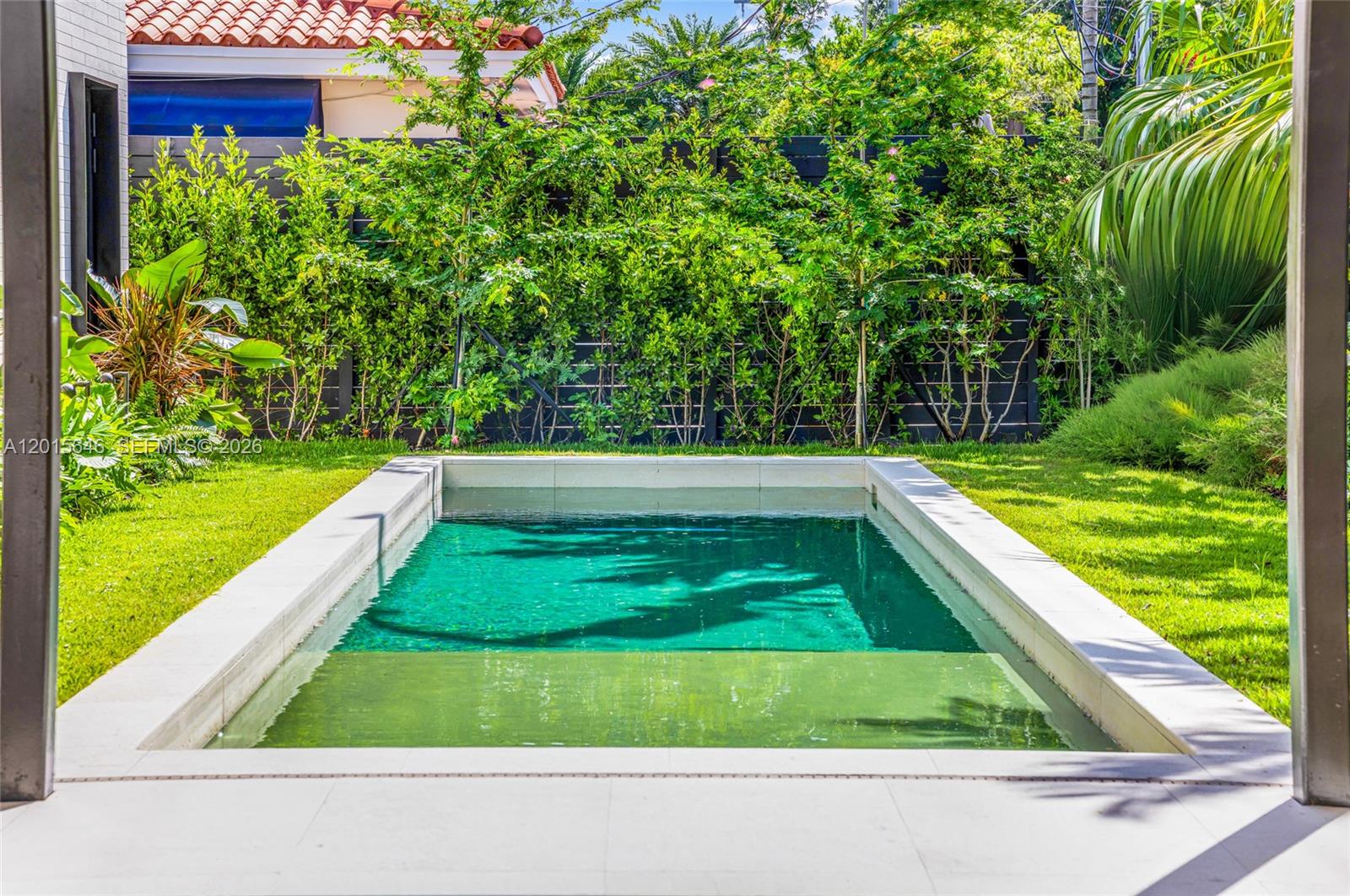 72 W Shore Dr W Miami, FL 33133