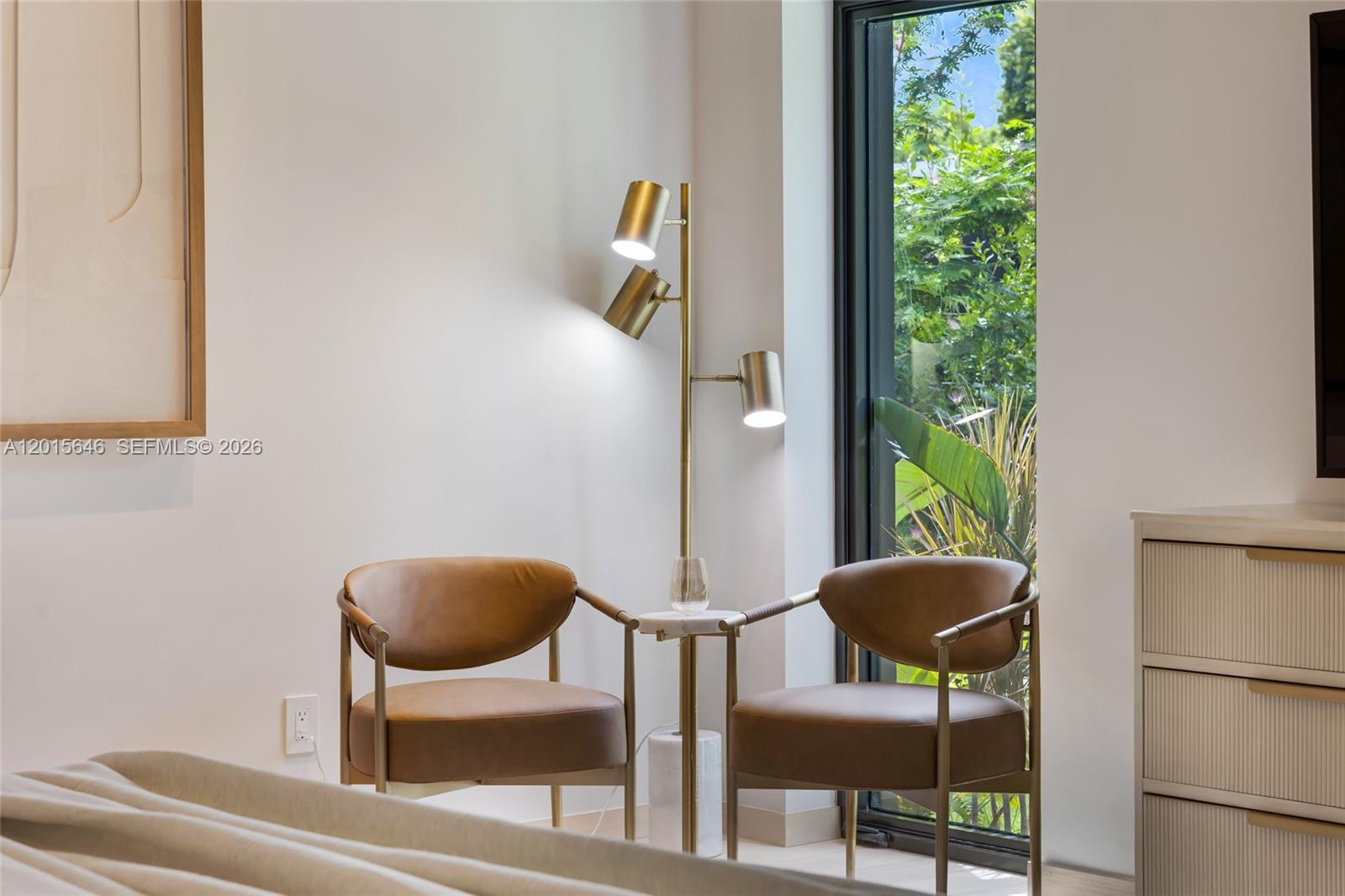 72 W Shore Dr W Miami, FL 33133