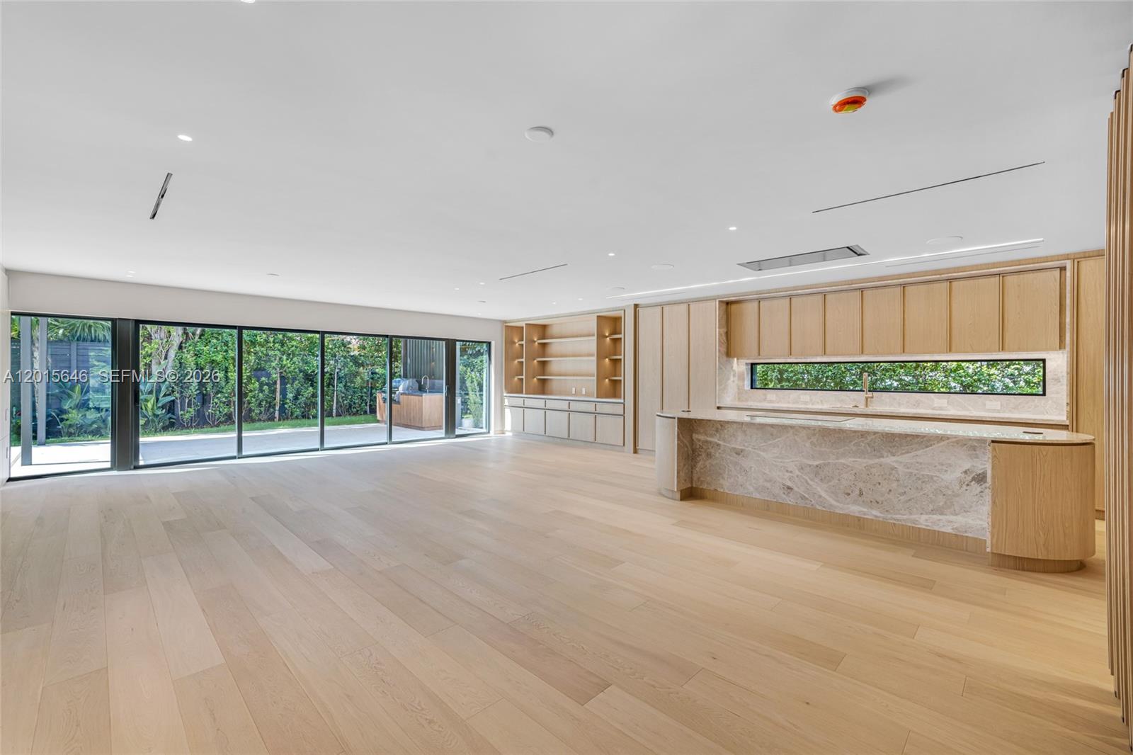 72 W Shore Dr W Miami, FL 33133