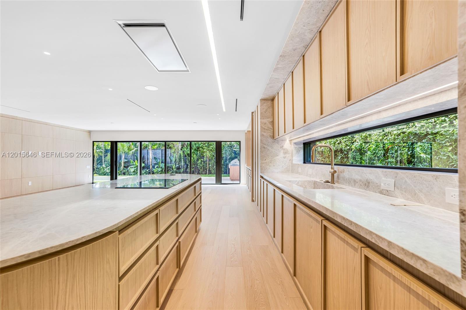 72 W Shore Dr W Miami, FL 33133
