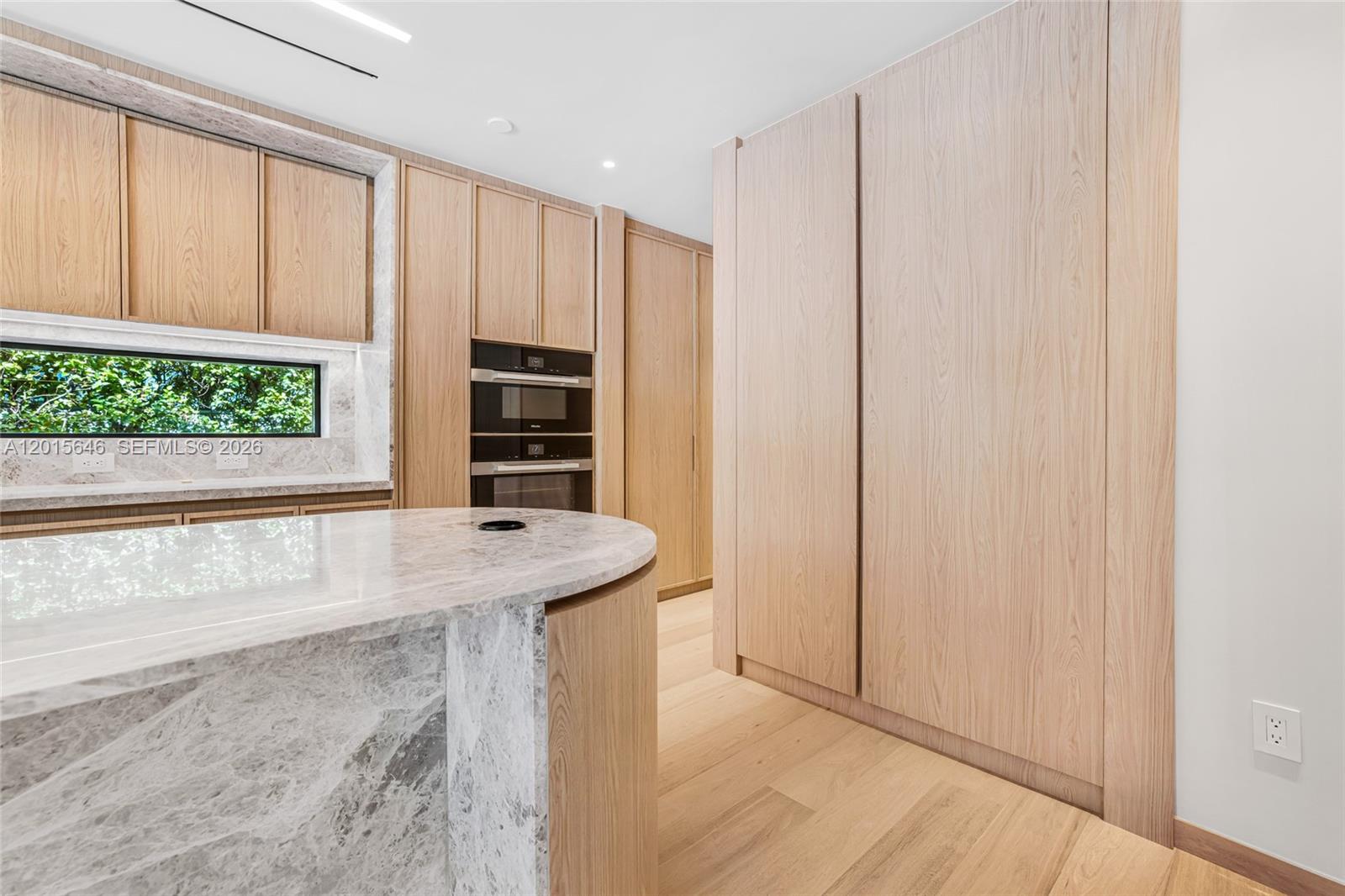 72 W Shore Dr W Miami, FL 33133
