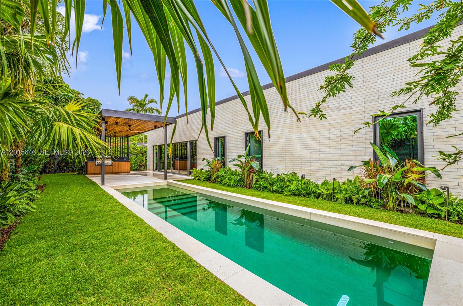 72 W Shore Dr W Miami, FL 33133