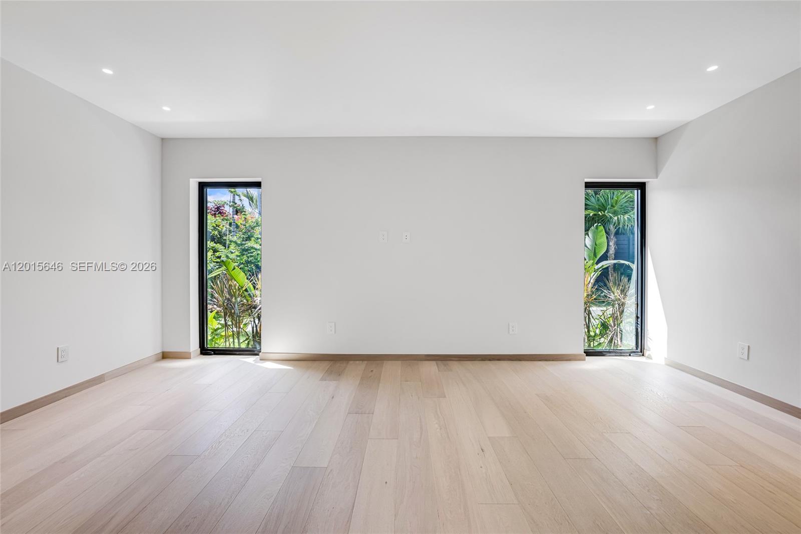 72 W Shore Dr W Miami, FL 33133