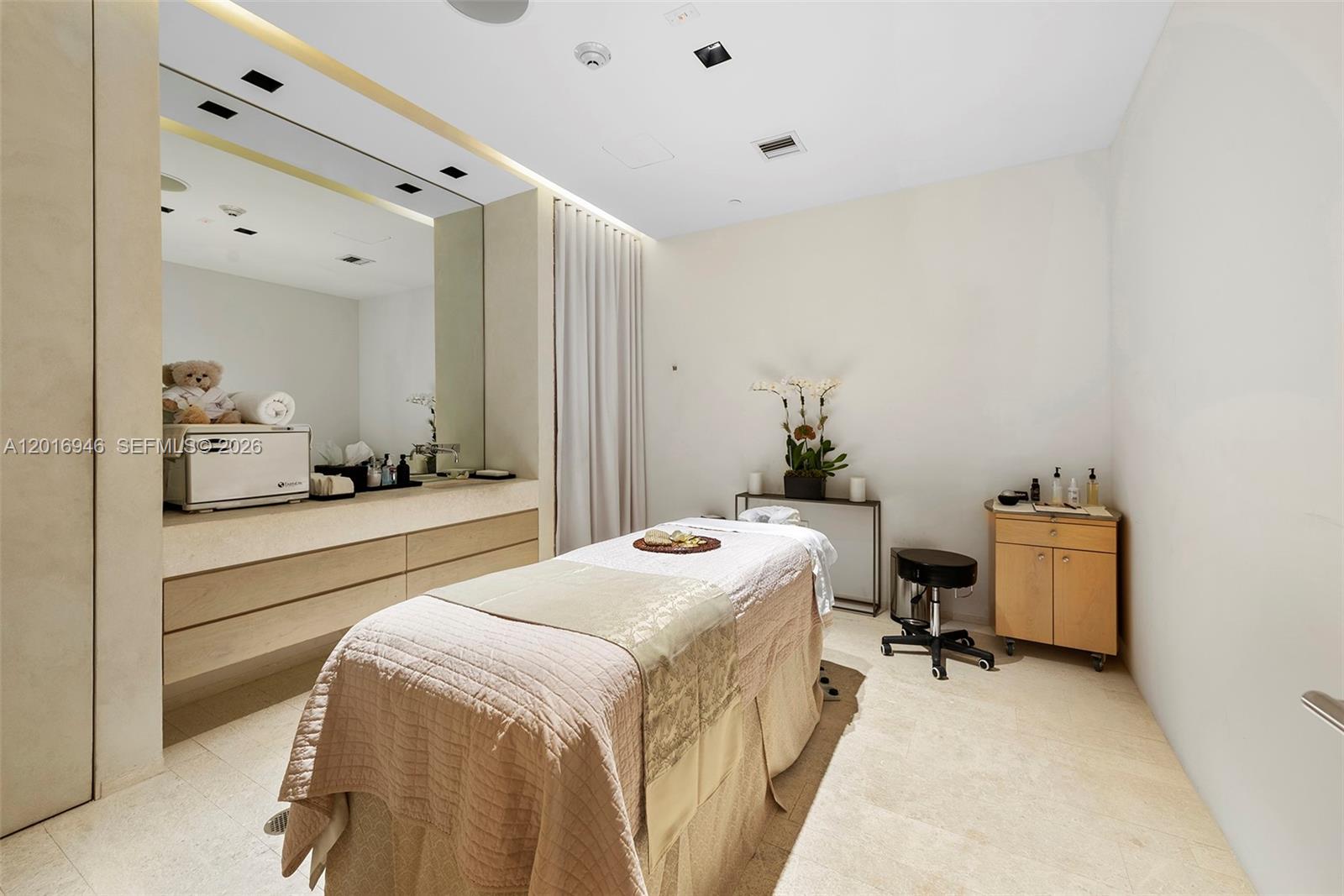 10201 Collins Ave #1806 Bal Harbour, FL 33154