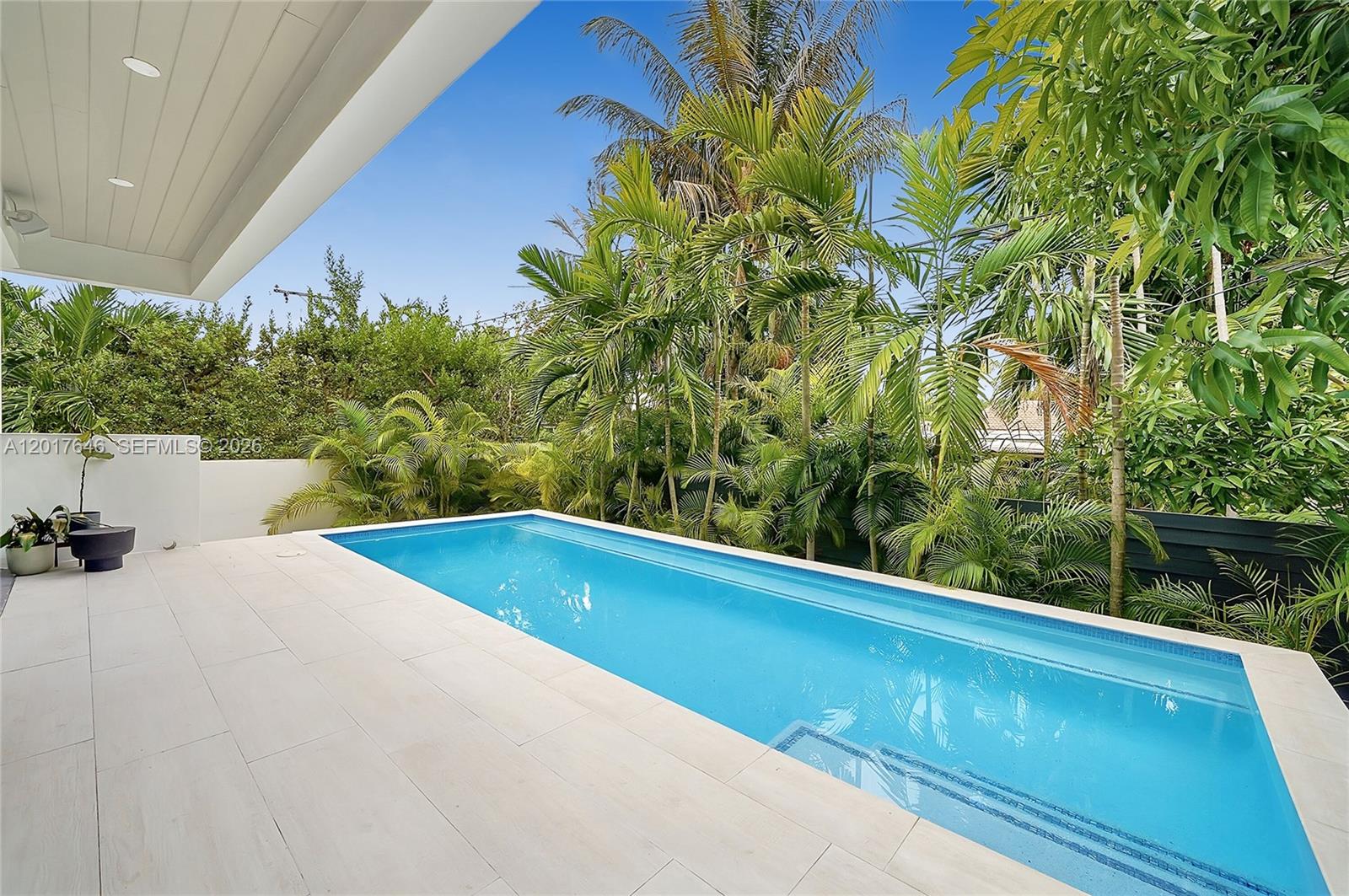 1311 Bay Dr Miami Beach, FL 33141