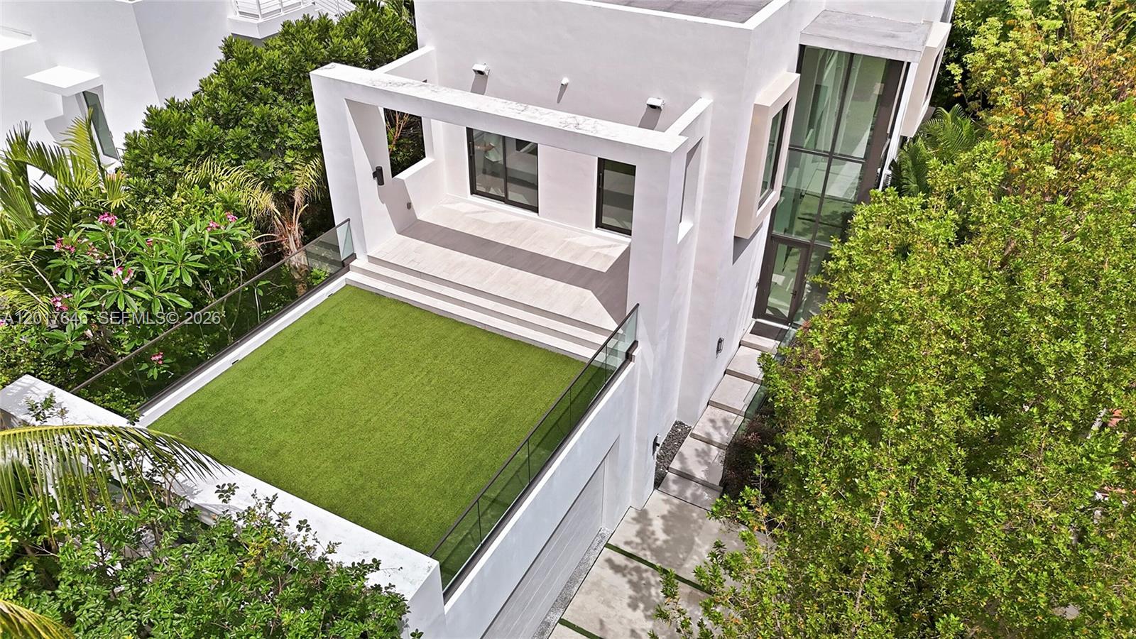 1311 Bay Dr Miami Beach, FL 33141