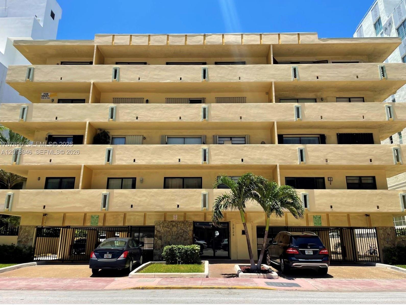 2924 Collins #404