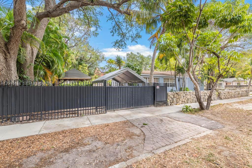 2301 Tequesta Ln Coconut Grove, FL 33133