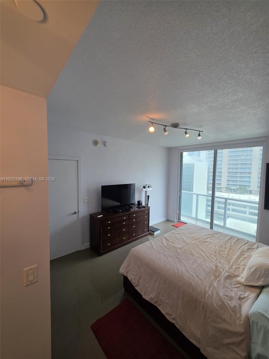 image 1060 Brickell - 106020