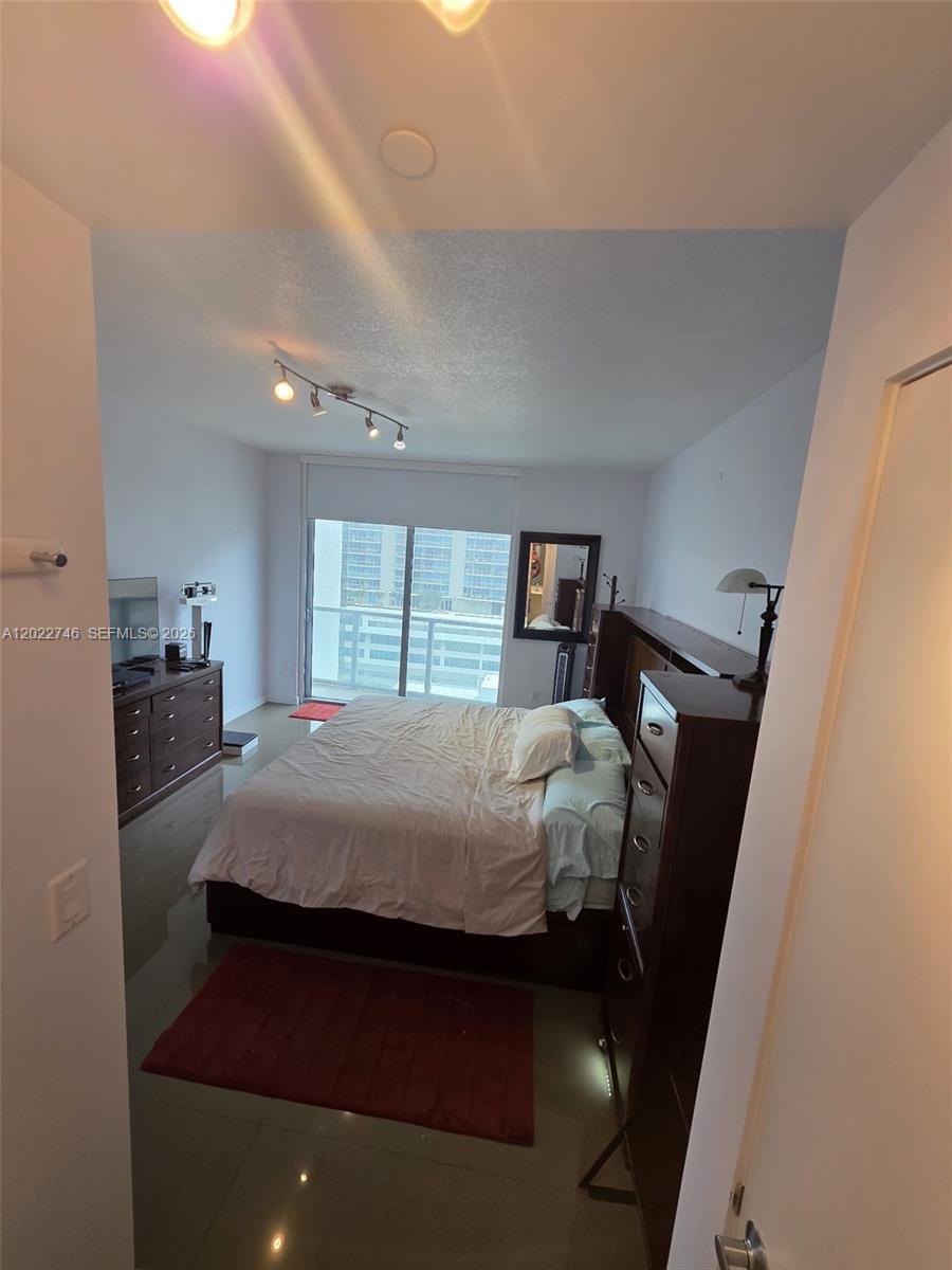 image 1060 Brickell - 106021